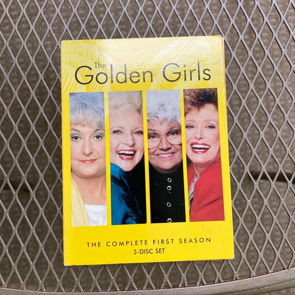 The Golden Girls DVD The Complete First Season 3-Disc Set - Picture 4 of 14